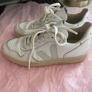 Veja V10 white sneakers